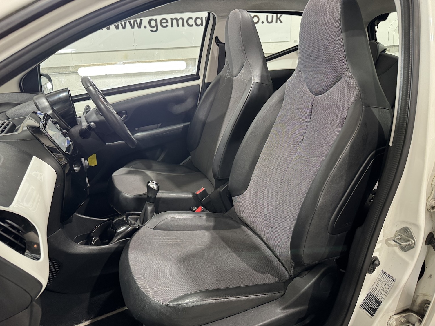 Used Toyota AYGO 2015 for sale - 77233777: Photo 60