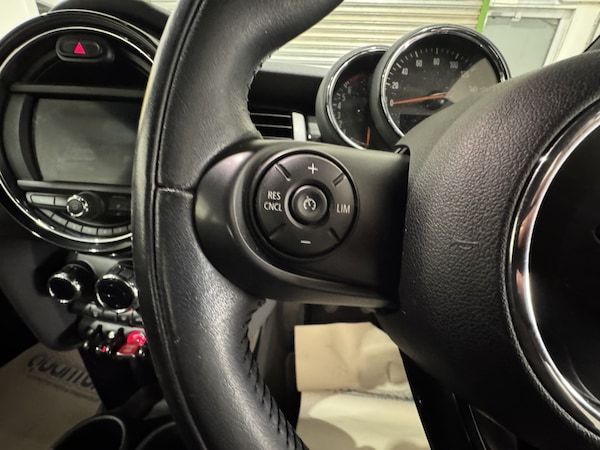 Used MINI Hatch 2018 for sale - 76237120: Photo 31