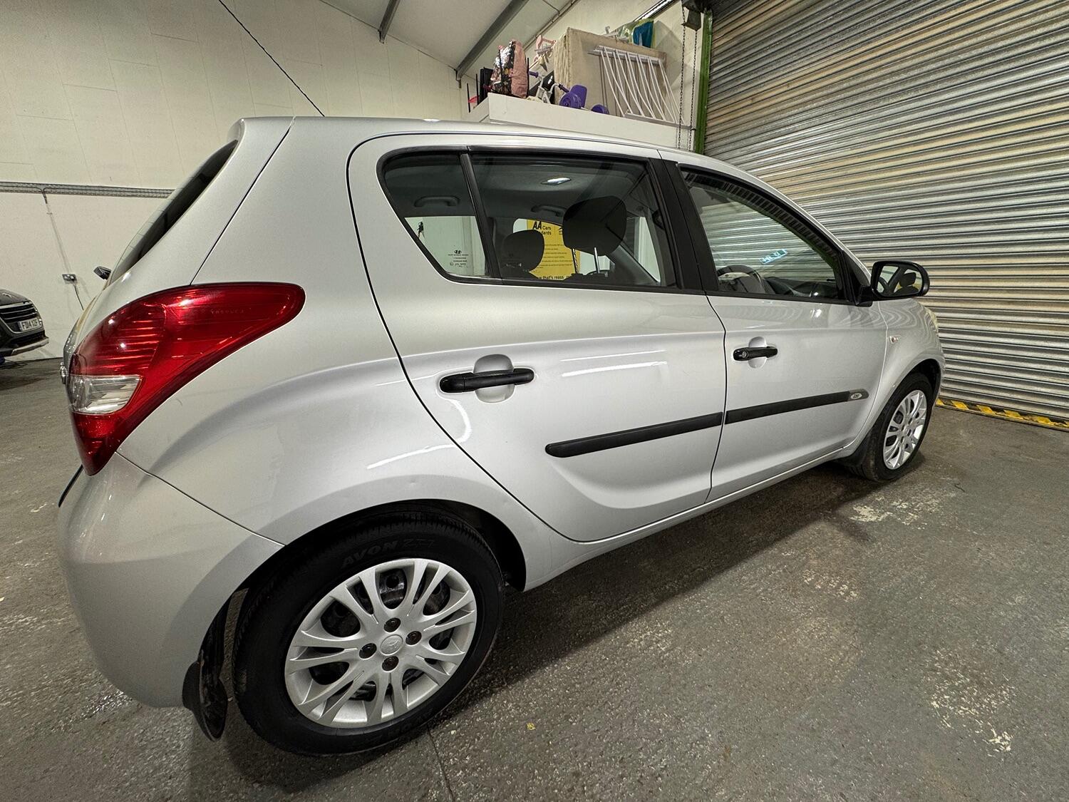 Used Hyundai i20 2009 for sale - 76591559: Photo 8