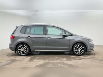 Used Volkswagen Golf SV 2017 for sale - 78540406: Photo