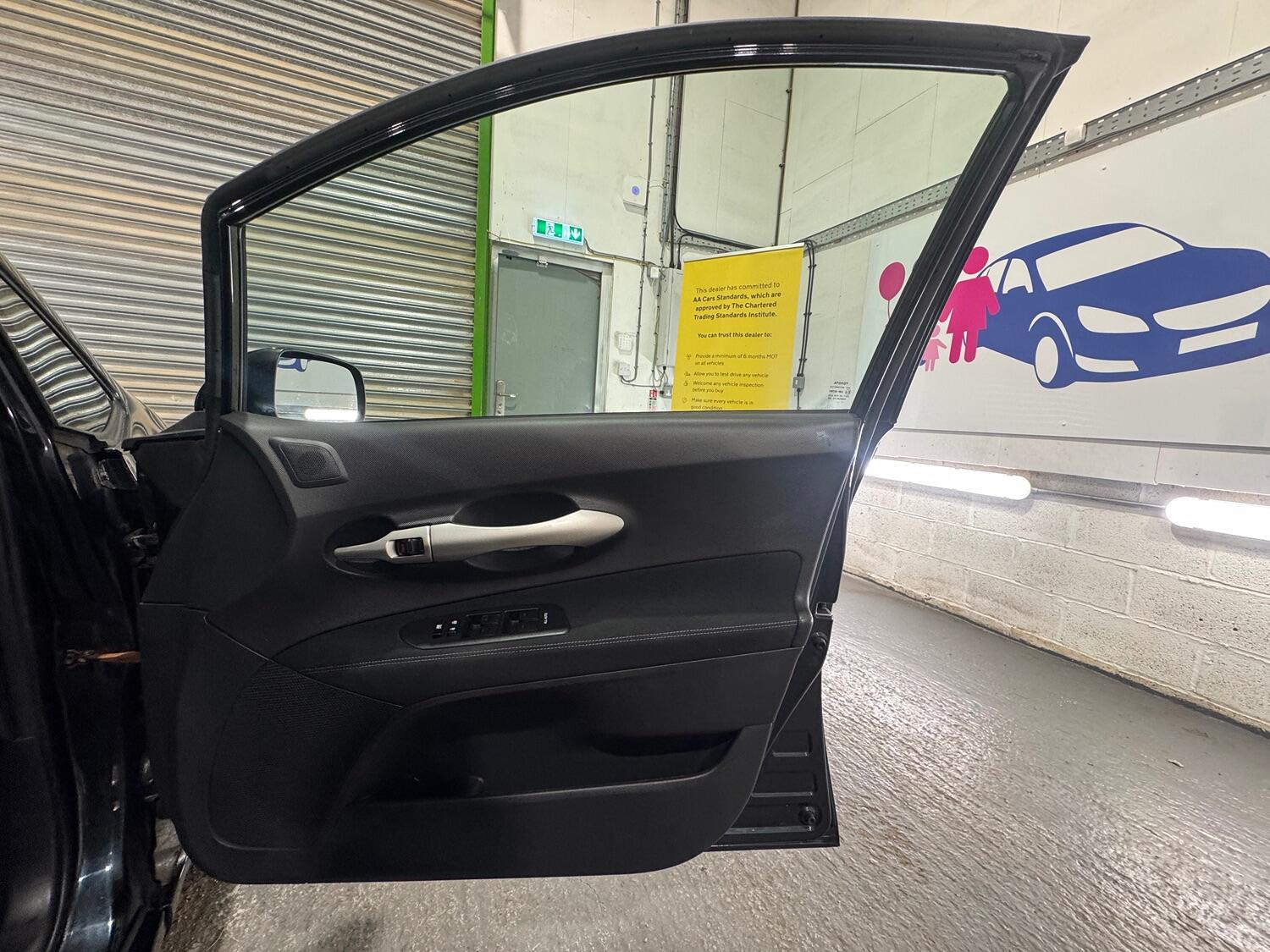 Used Toyota Auris 2012 for sale - 76741255: Photo 25