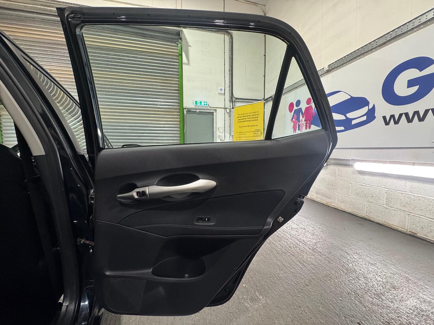 Used Toyota Auris 2012 for sale - 76741255: Photo 44