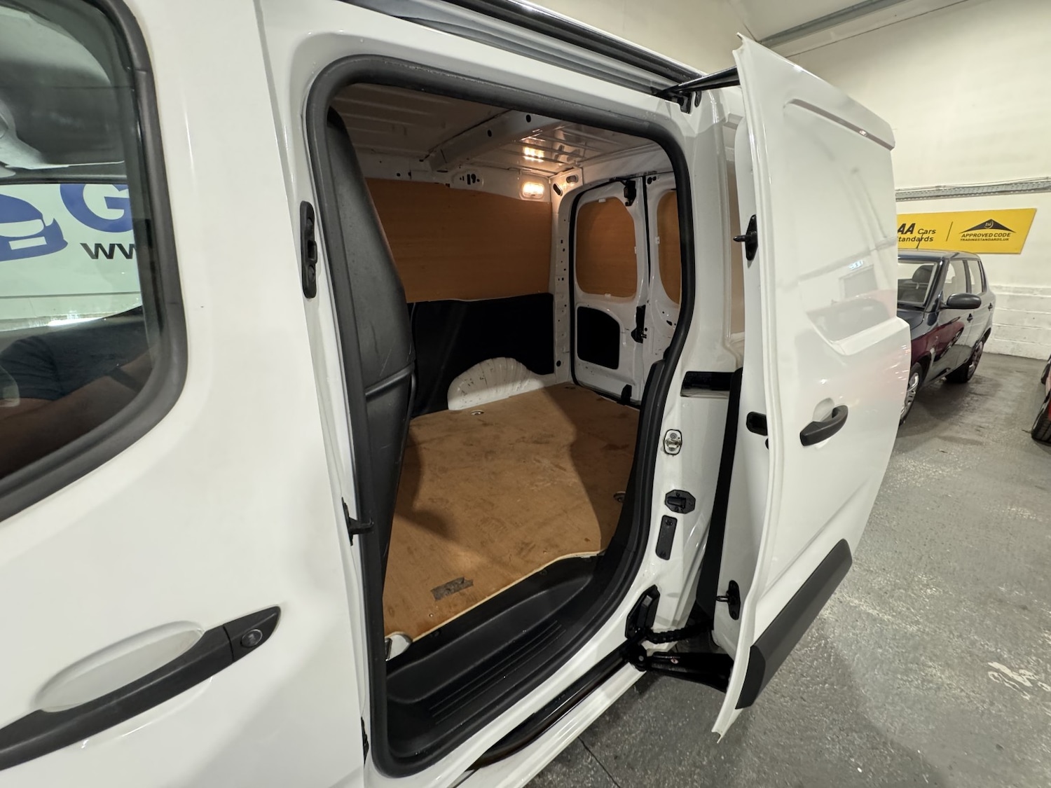 Used Peugeot Partner 2021 for sale - 76461584: Photo 41