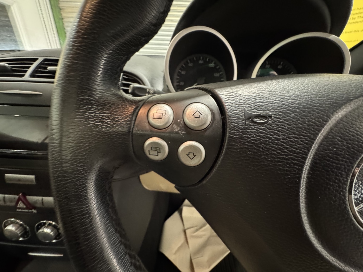 Used Mercedes-Benz SLK 2007 for sale - 76769401: Photo 32