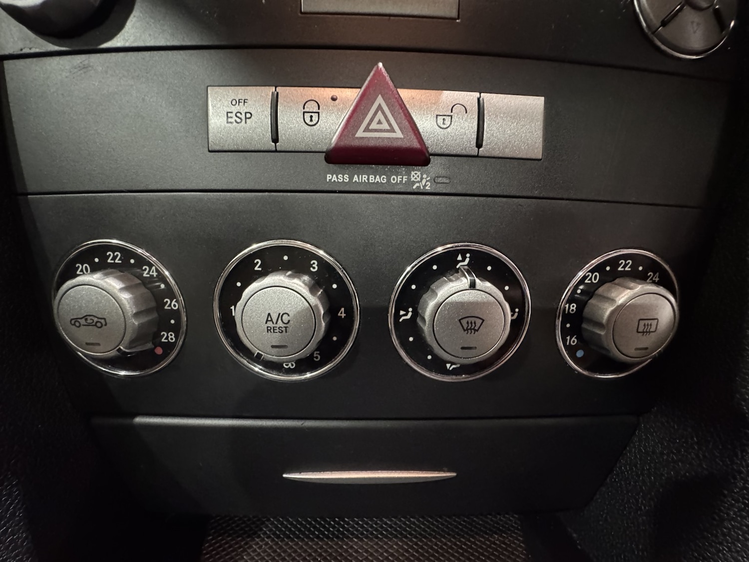 Used Mercedes-Benz SLK 2007 for sale - 76769401: Photo 39