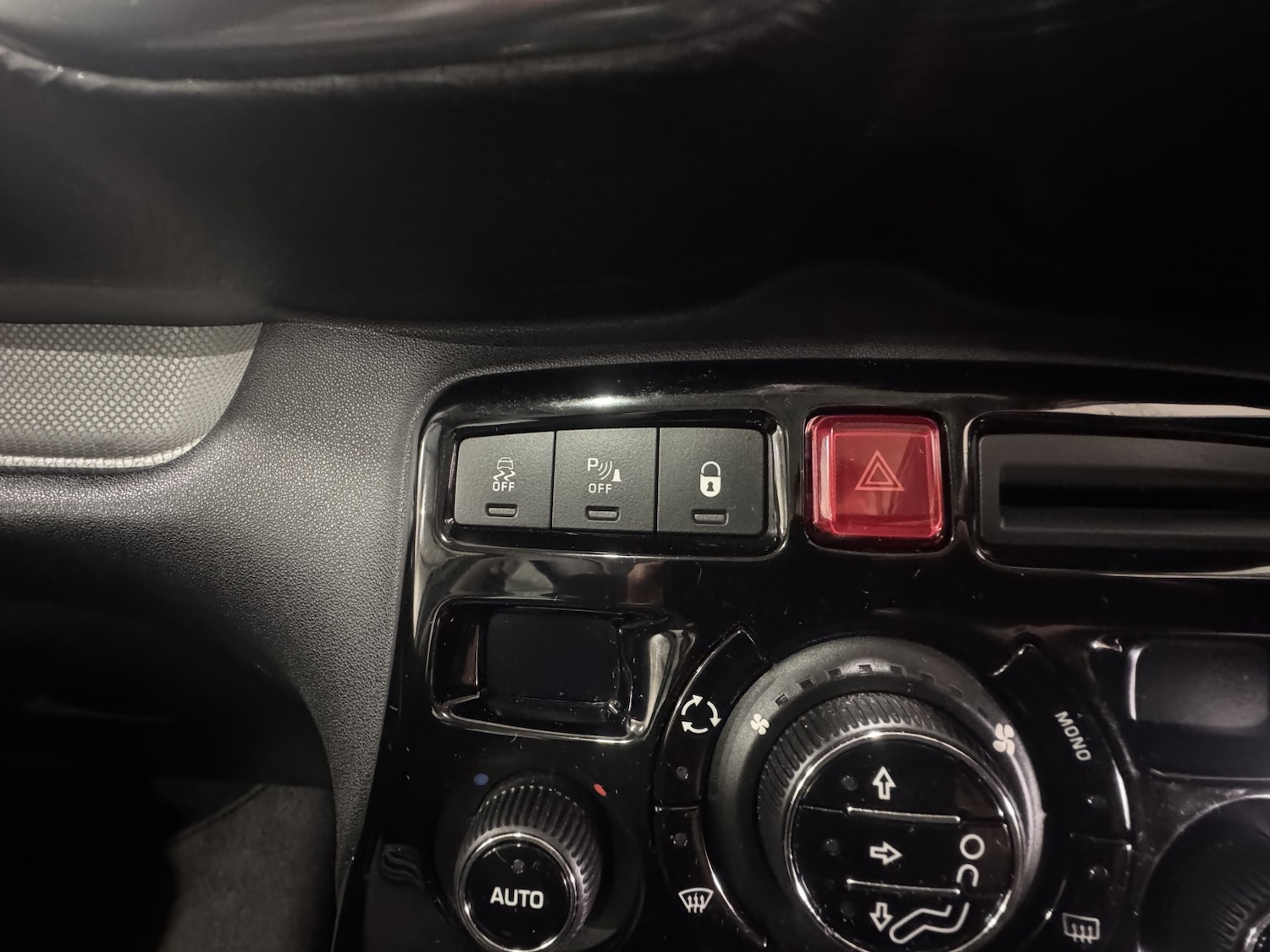 Used Citroen C3 Picasso 2017 for sale - 76547887: Photo 27