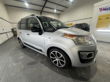 Used Citroen C3 Picasso 2017 for sale - 76547887: Photo