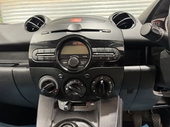 Used Mazda Mazda2 2012 for sale - 79746423: Photo