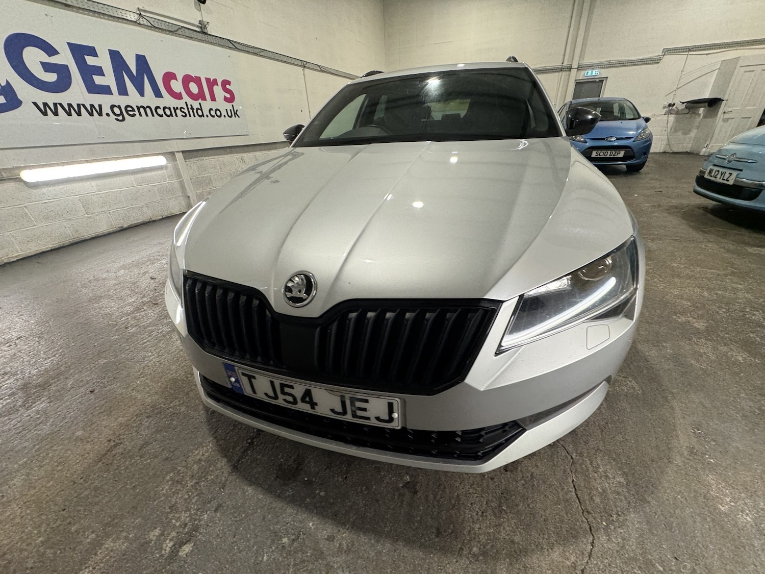 Used Skoda Superb 2017 for sale - 76725693: Photo 2