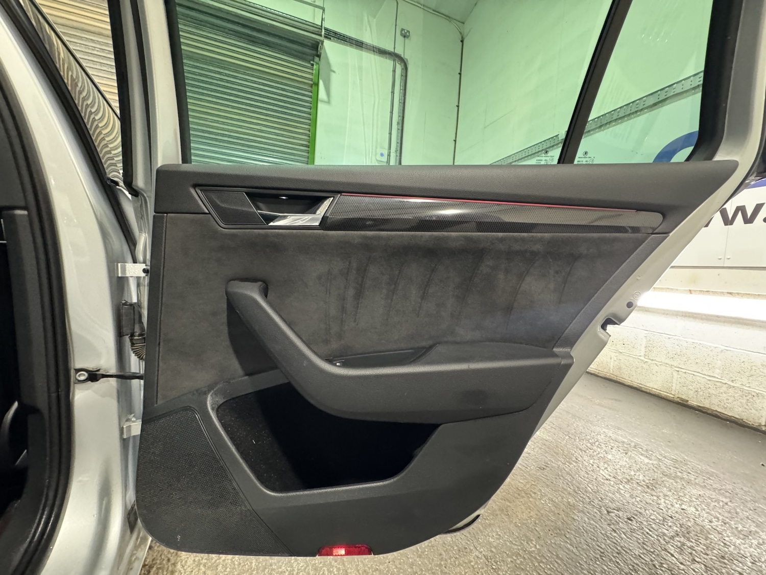 Used Skoda Superb 2017 for sale - 76725693: Photo 43