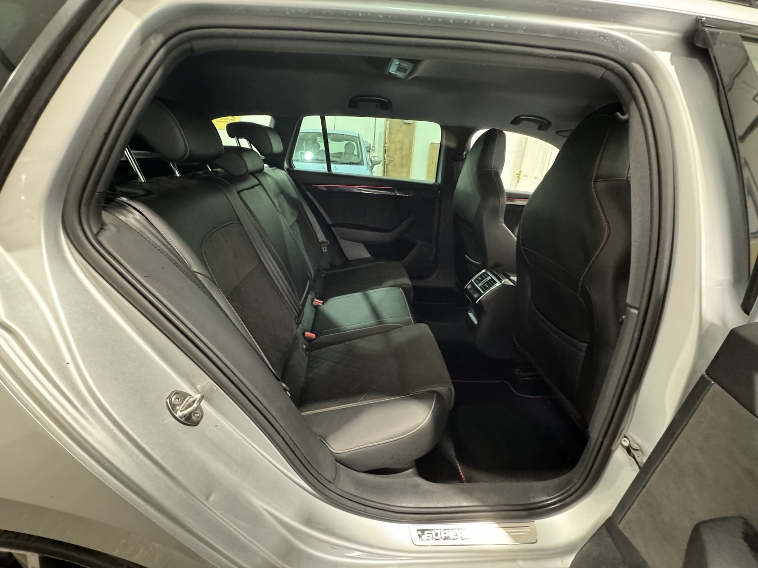 Used Skoda Superb 2017 for sale - 76725693: Photo 44