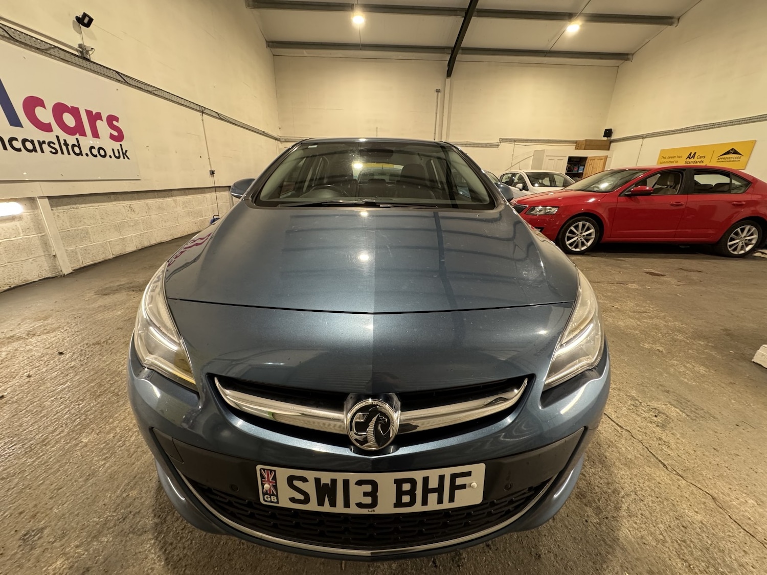 Used Vauxhall Astra 2013 for sale - 76836945: Photo 2