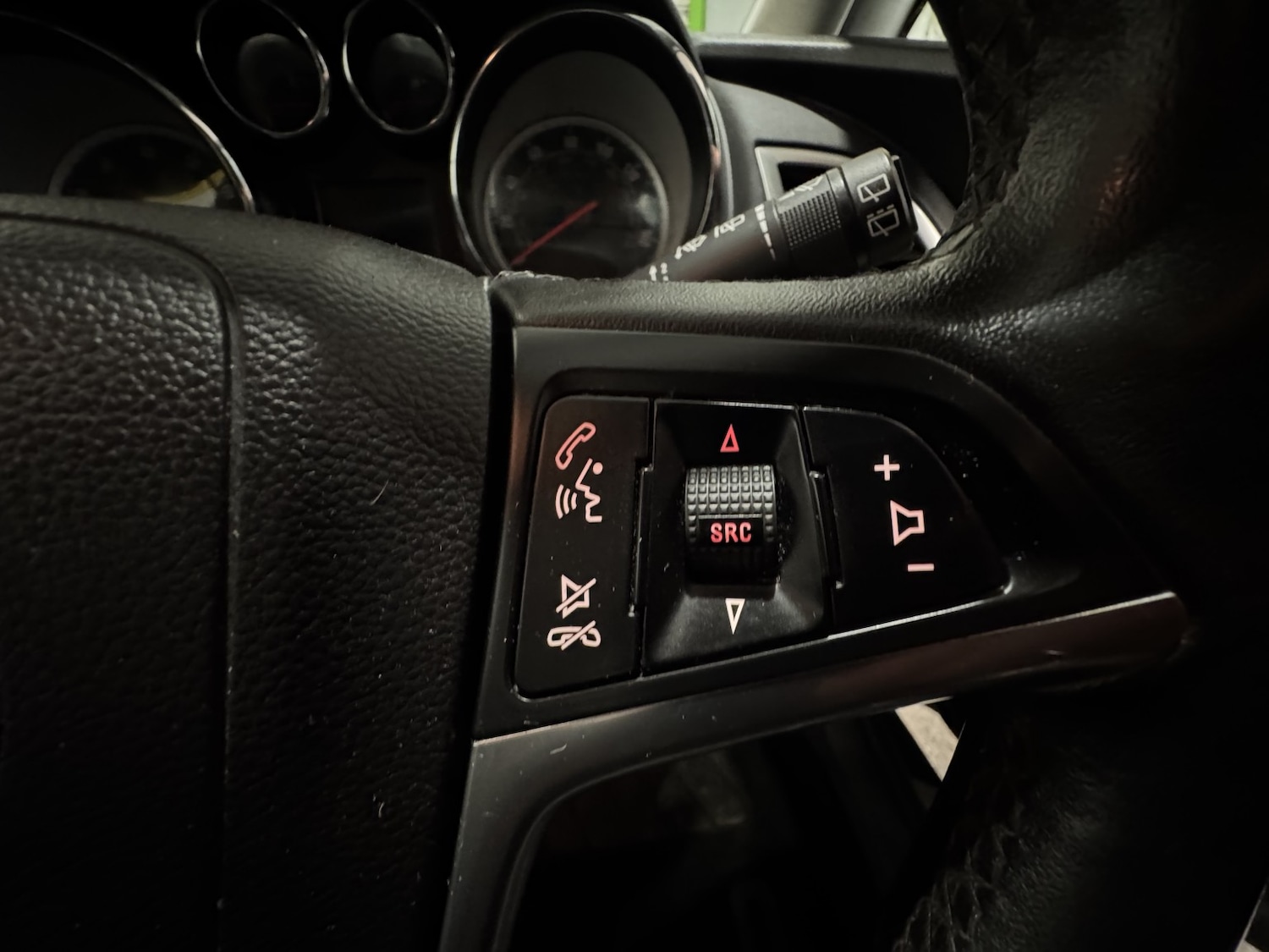 Used Vauxhall Astra 2013 for sale - 76836945: Photo 30