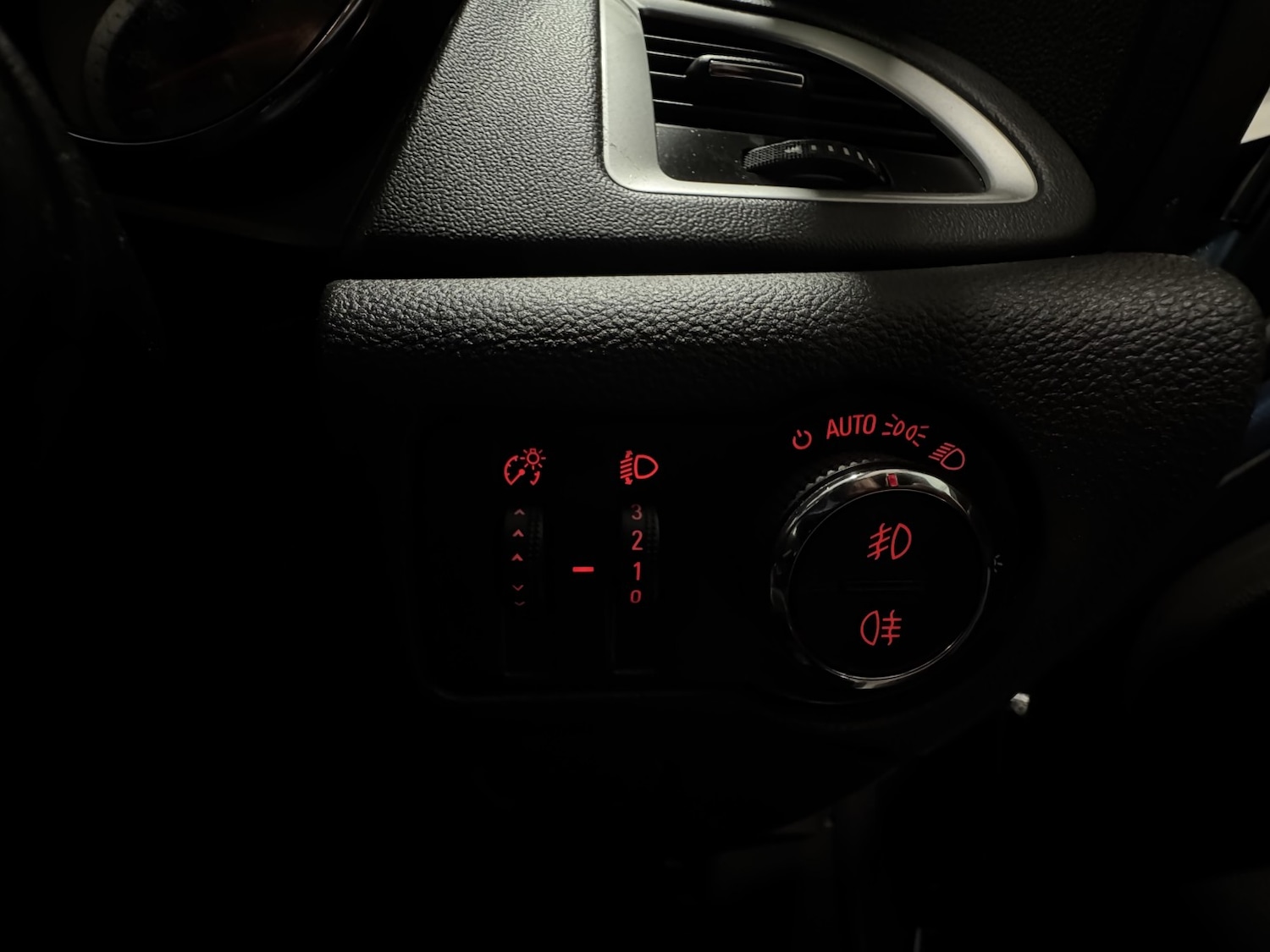 Used Vauxhall Astra 2013 for sale - 76836945: Photo 32