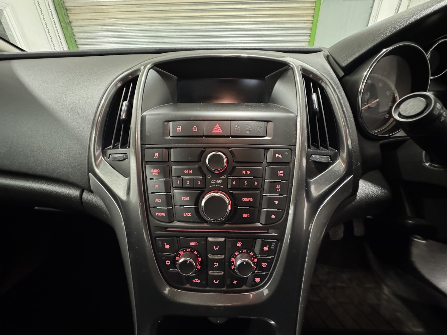 Used Vauxhall Astra 2013 for sale - 76836945: Photo 34