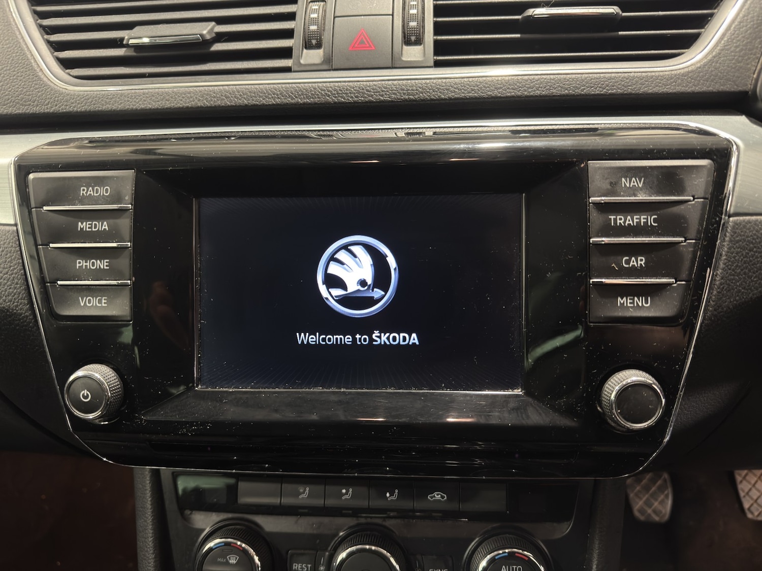 Used Skoda Superb 2016 for sale - 77953965: Photo 27