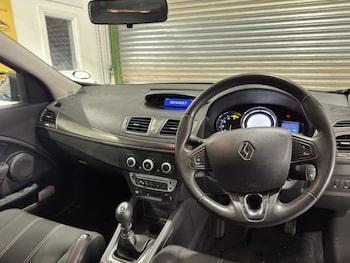 Used Renault Megane 2014 for sale - 77749945: Photo