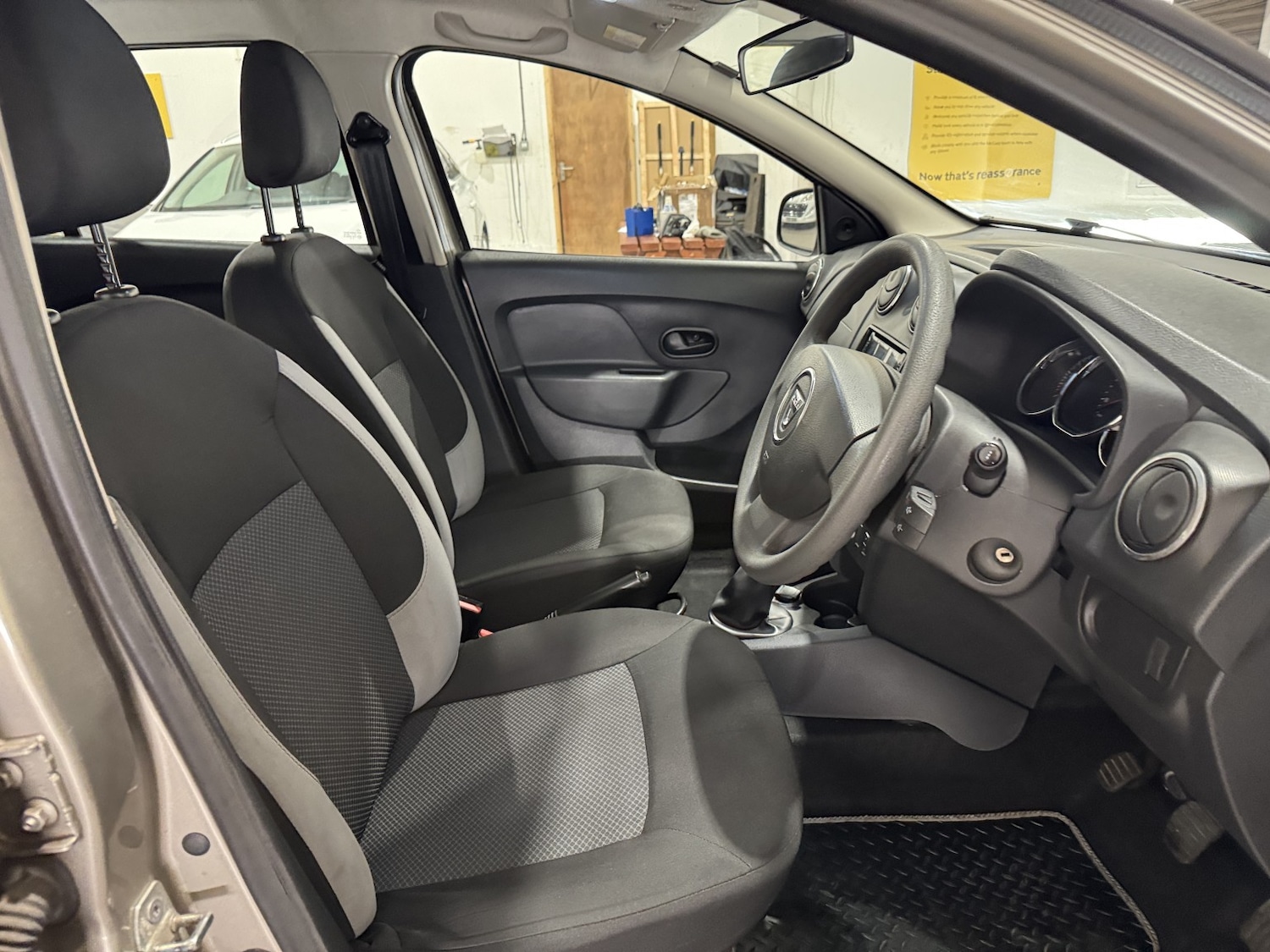 Used Dacia Sandero 2015 for sale - 77289088: Photo 16