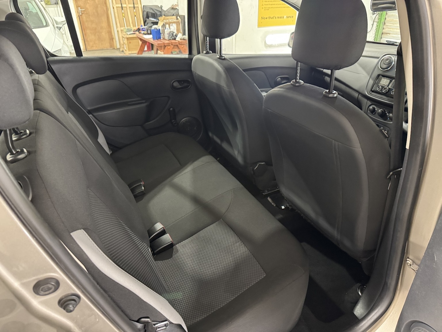 Used Dacia Sandero 2015 for sale - 77289088: Photo 33