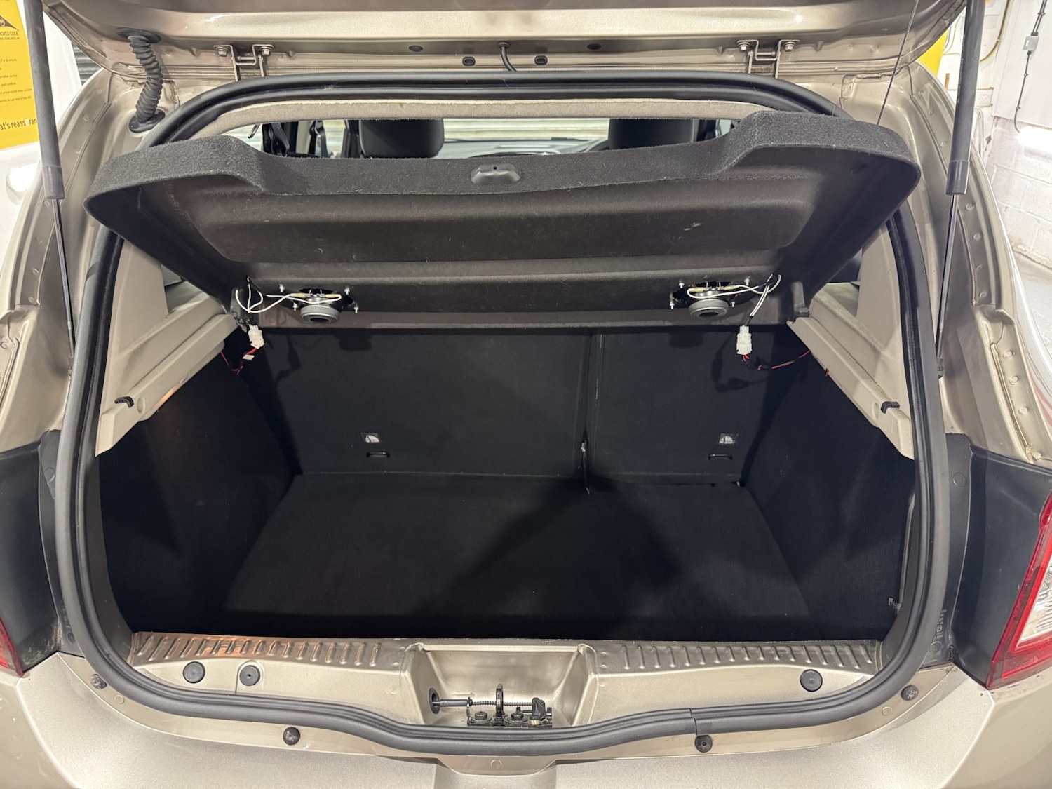 Used Dacia Sandero 2015 for sale - 77289088: Photo 34