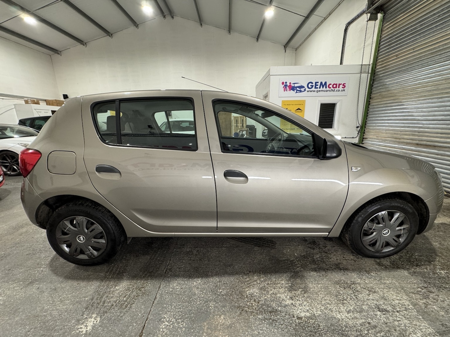 Used Dacia Sandero 2015 for sale - 77289088: Photo 4