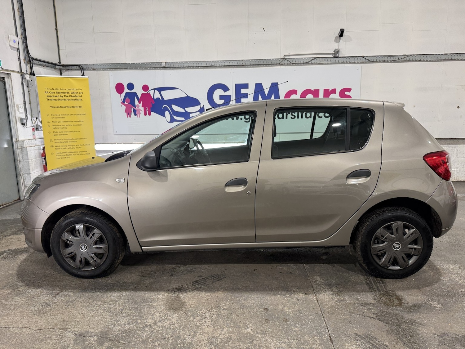 Used Dacia Sandero 2015 for sale - 77289088: Photo 8