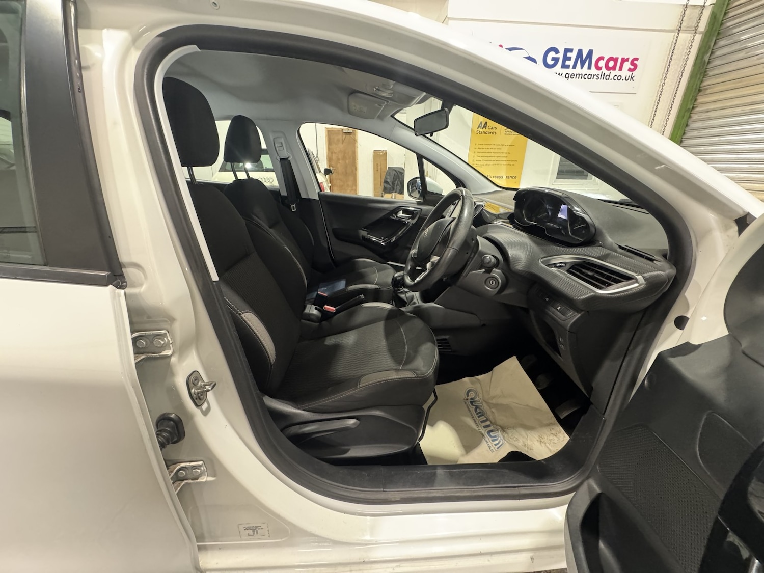 Used Peugeot 208 2016 for sale - 76656161: Photo 22