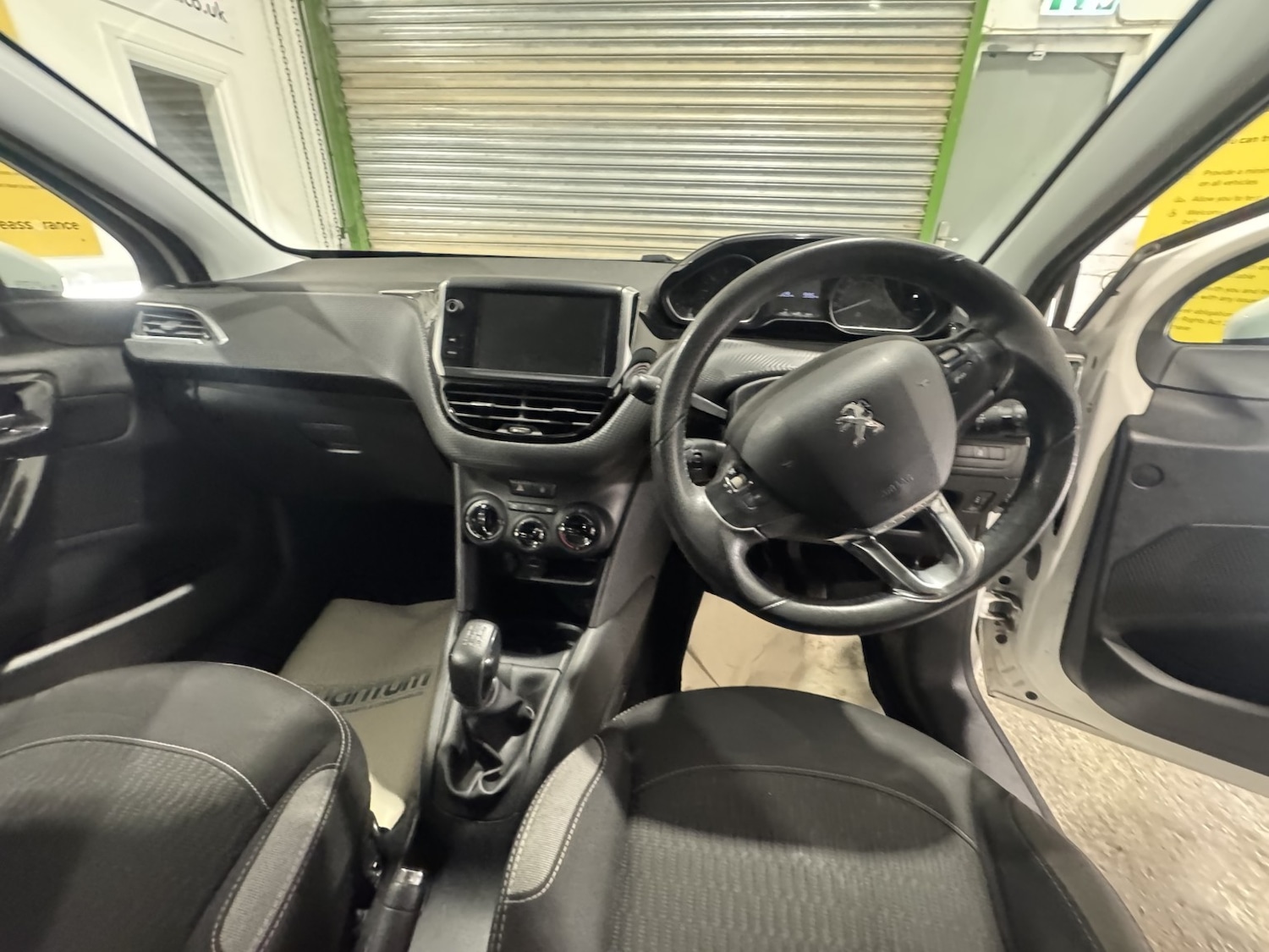 Used Peugeot 208 2016 for sale - 76656161: Photo 26