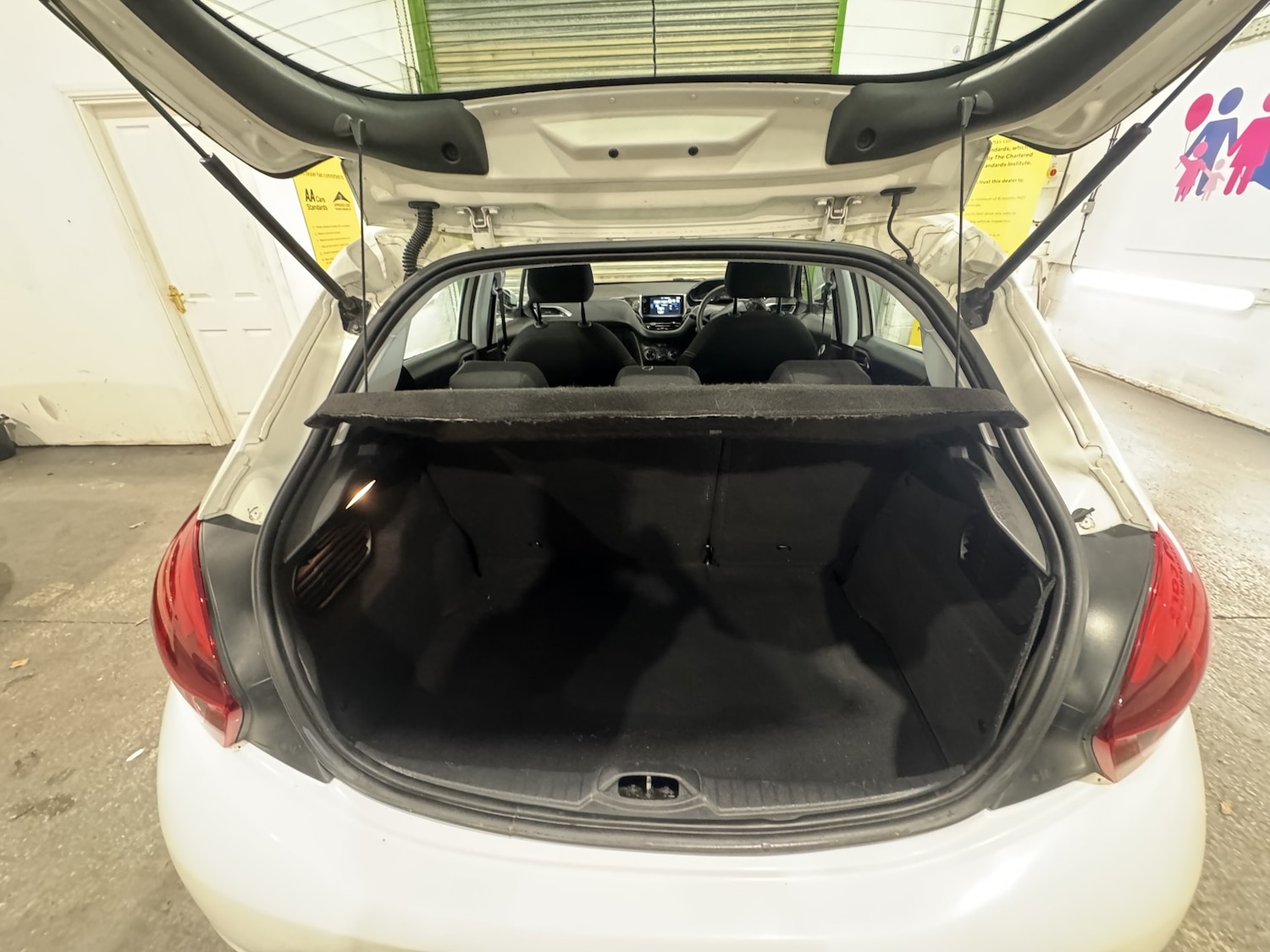 Used Peugeot 208 2016 for sale - 76656161: Photo 45