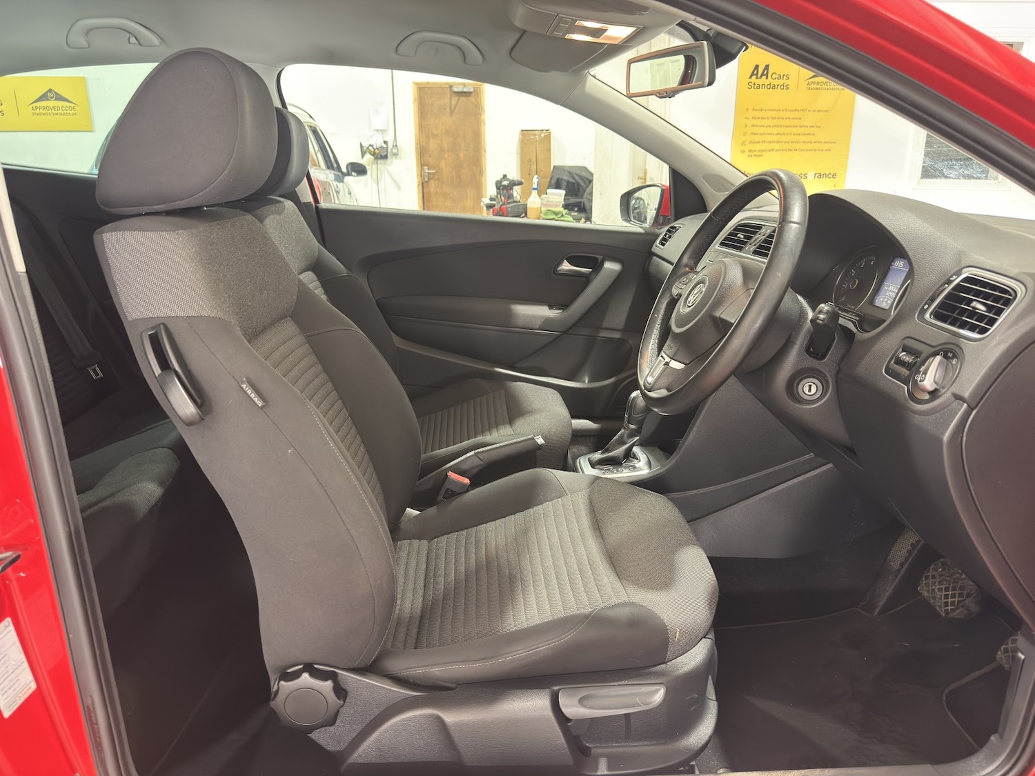 Used Volkswagen Polo 2011 for sale - 77749975: Photo 16