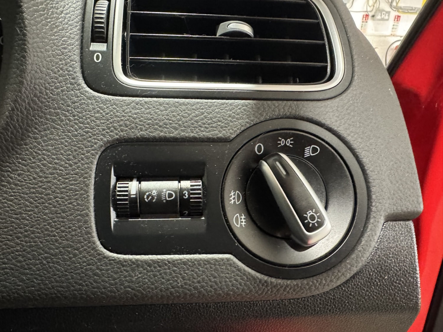 Used Volkswagen Polo 2011 for sale - 77749975: Photo 23