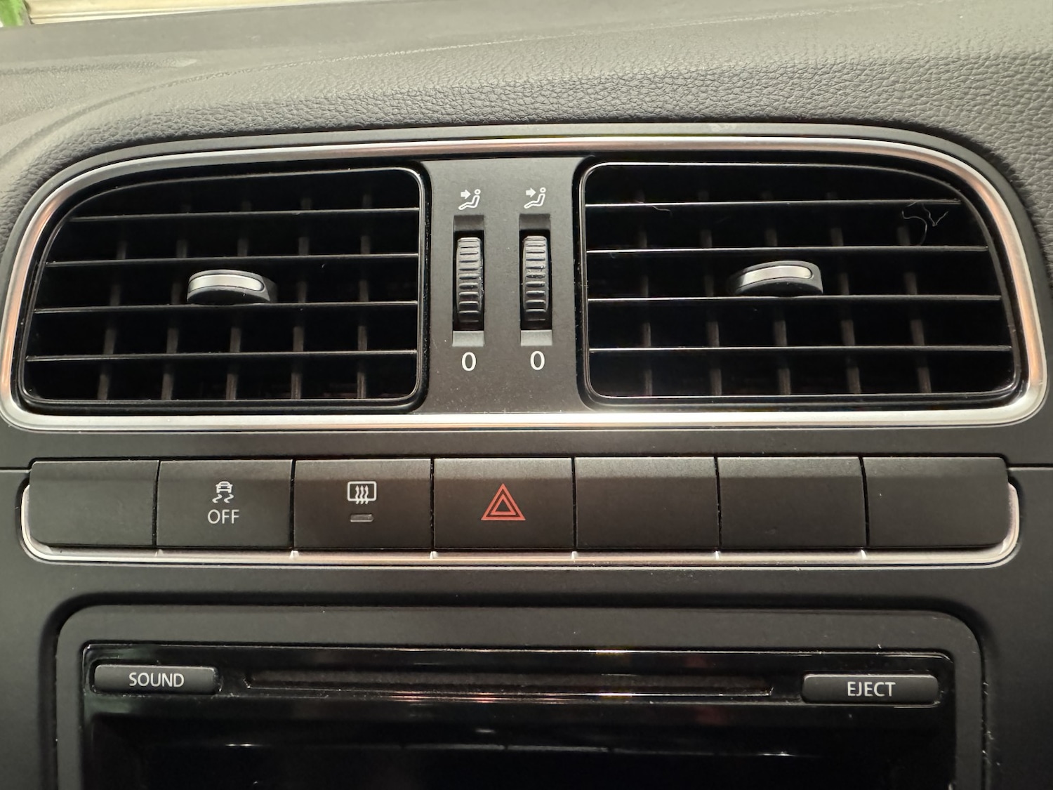 Used Volkswagen Polo 2011 for sale - 77749975: Photo 25