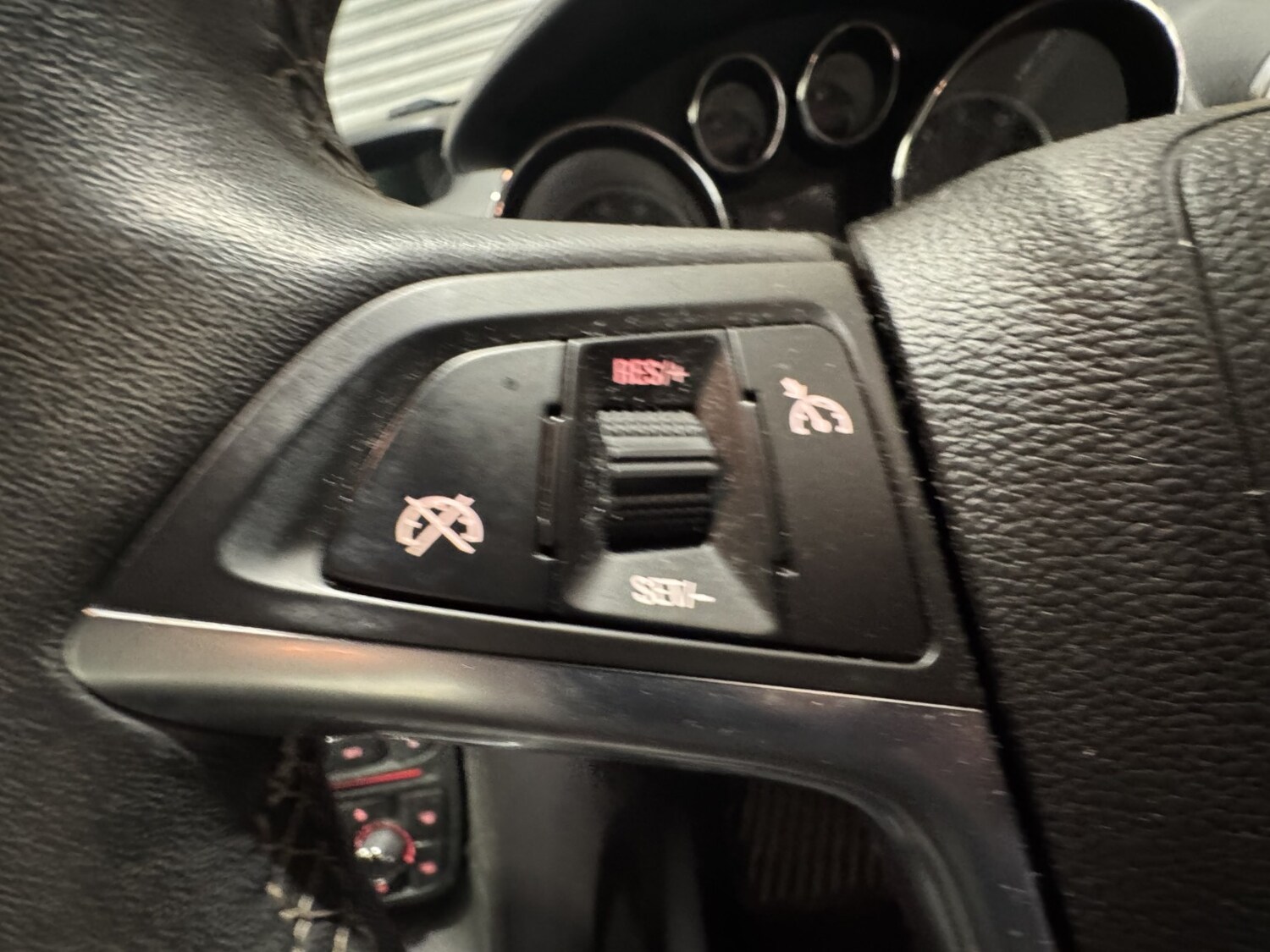 Used Vauxhall Meriva 2014 for sale - 76891797: Photo 32