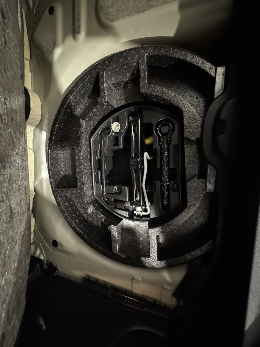 Used Citroen C3 Picasso 2017 for sale - 76712353: Photo 40