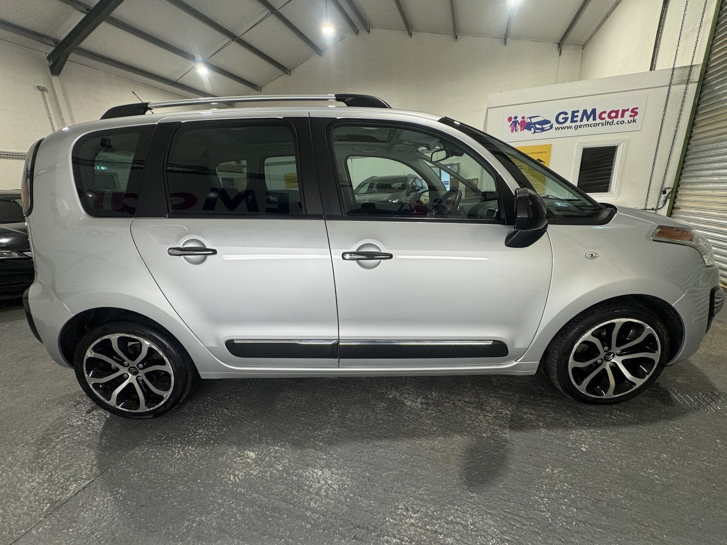 Used Citroen C3 Picasso 2017 for sale - 76712353: Photo 5