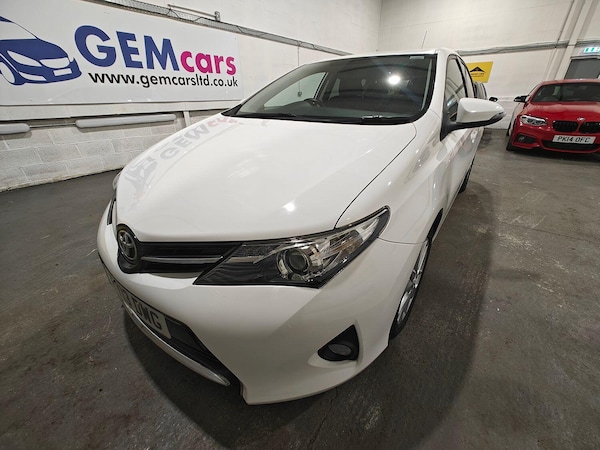 Used Toyota Auris 2013 for sale - 75266563: Photo 2