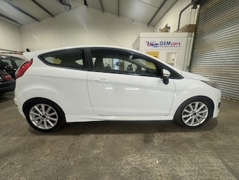Used Ford Fiesta 2015 for sale - 79564086: Photo