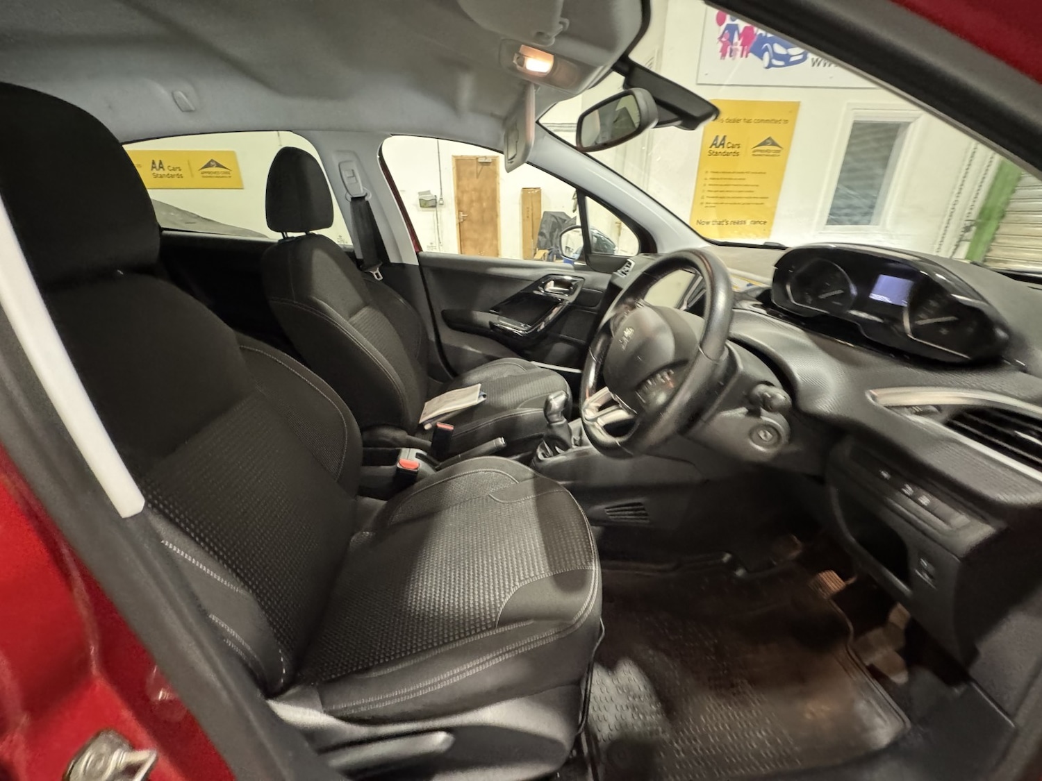 Used Peugeot 208 2016 for sale - 76725685: Photo 21