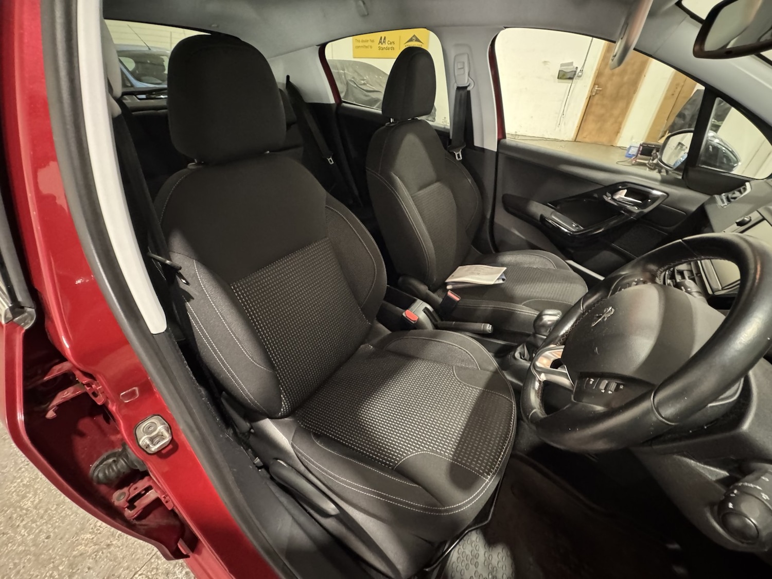 Used Peugeot 208 2016 for sale - 76725685: Photo 24