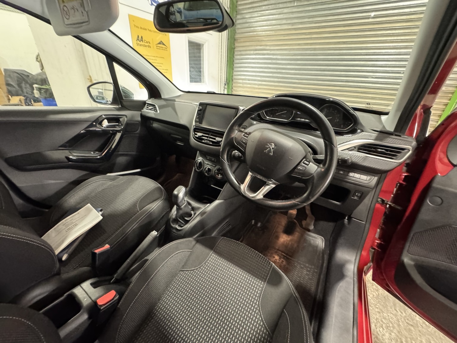 Used Peugeot 208 2016 for sale - 76725685: Photo 25