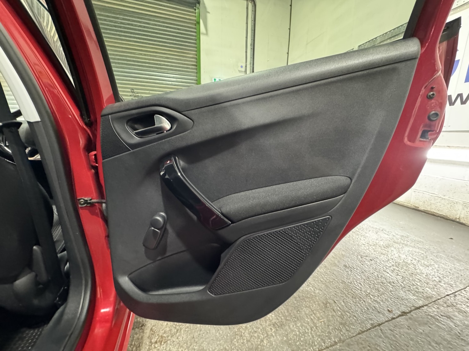 Used Peugeot 208 2016 for sale - 76725685: Photo 42