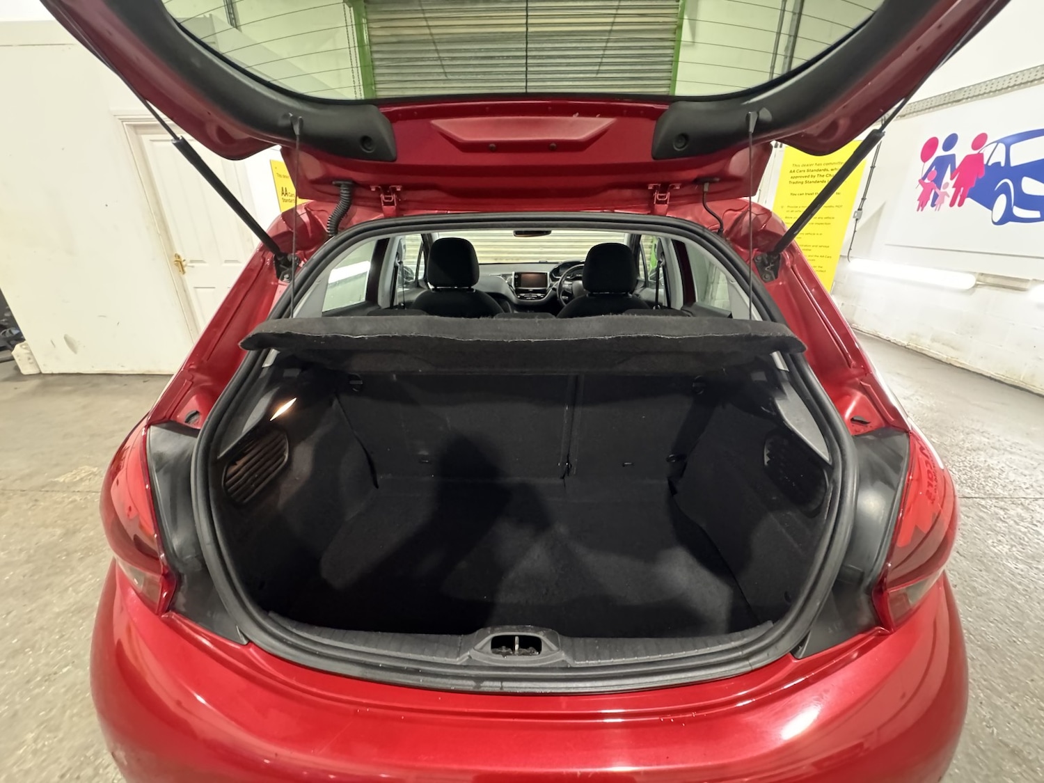 Used Peugeot 208 2016 for sale - 76725685: Photo 46