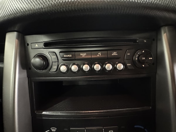 Used Peugeot 207 CC 2012 for sale - 76142516: Photo 40