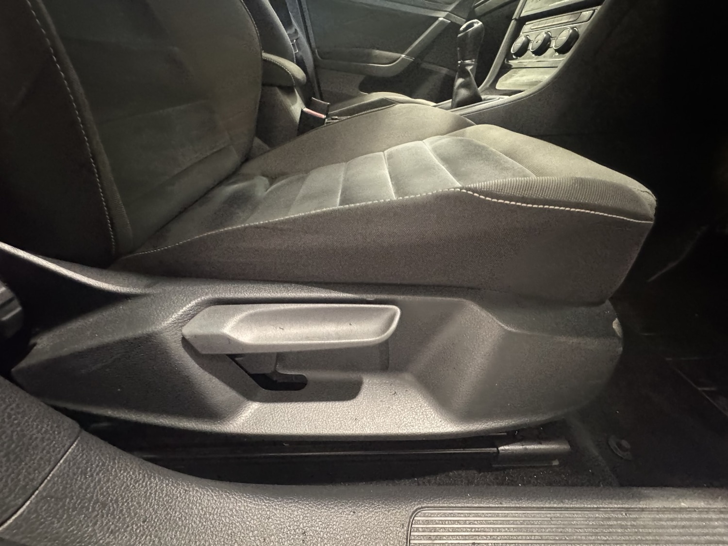 Used Volkswagen Golf 2016 for sale - 76142500: Photo 32