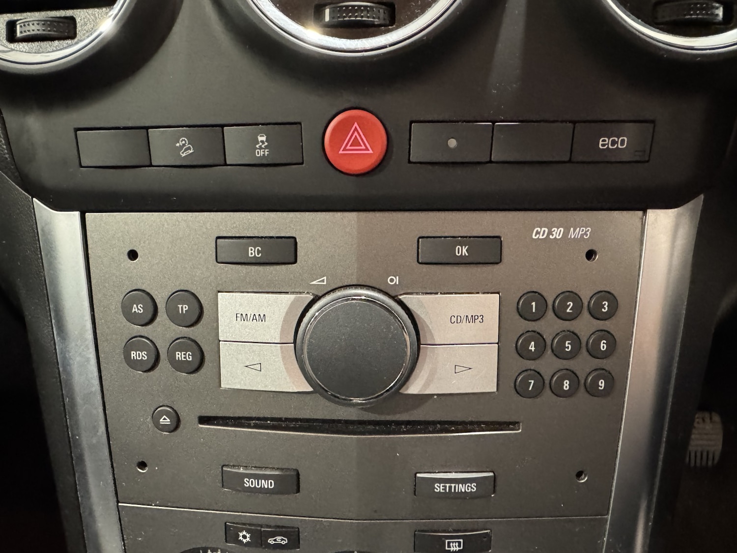 Used Vauxhall Antara 2012 for sale - 77953929: Photo 25