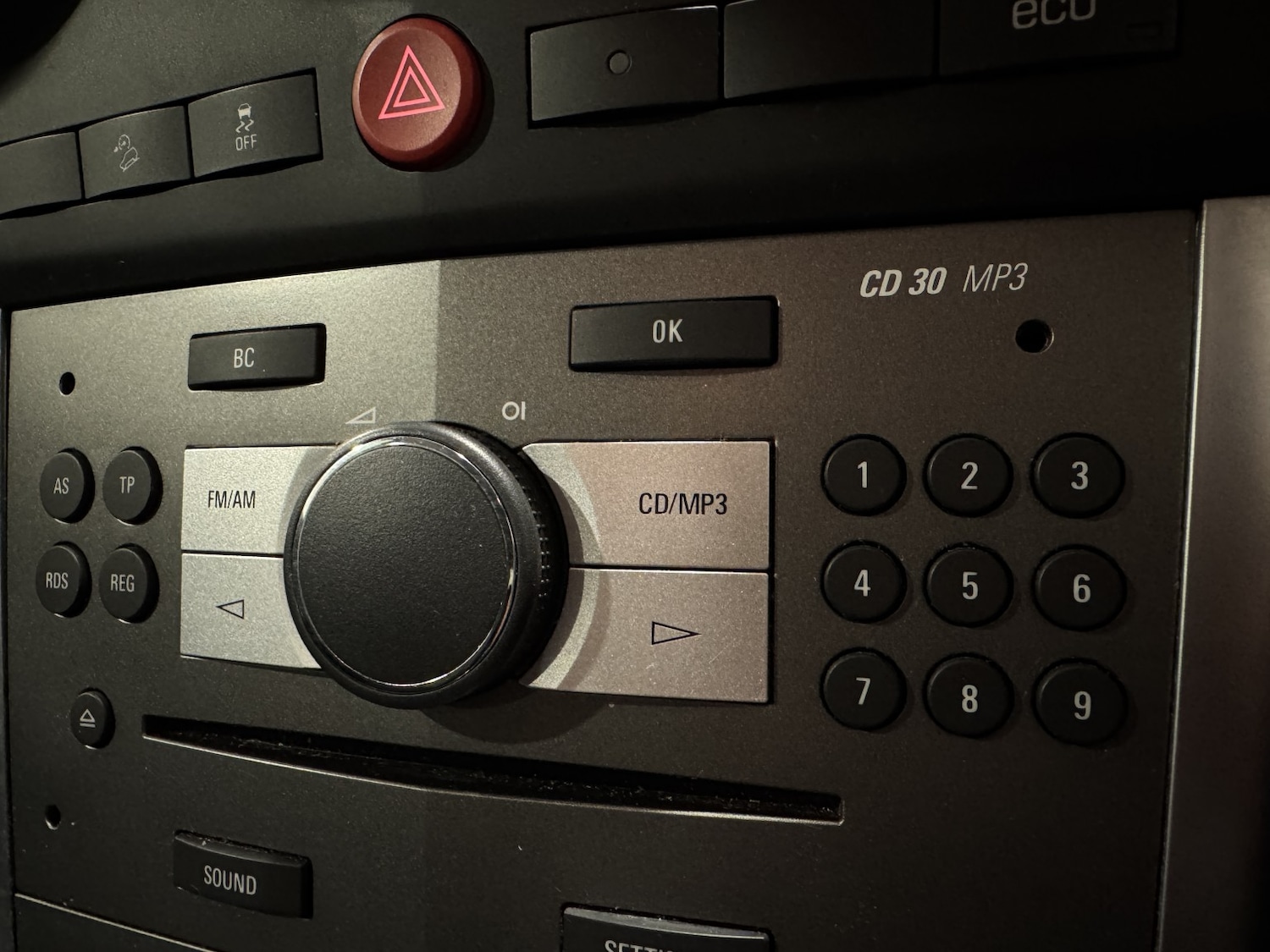 Used Vauxhall Antara 2012 for sale - 77953929: Photo 27