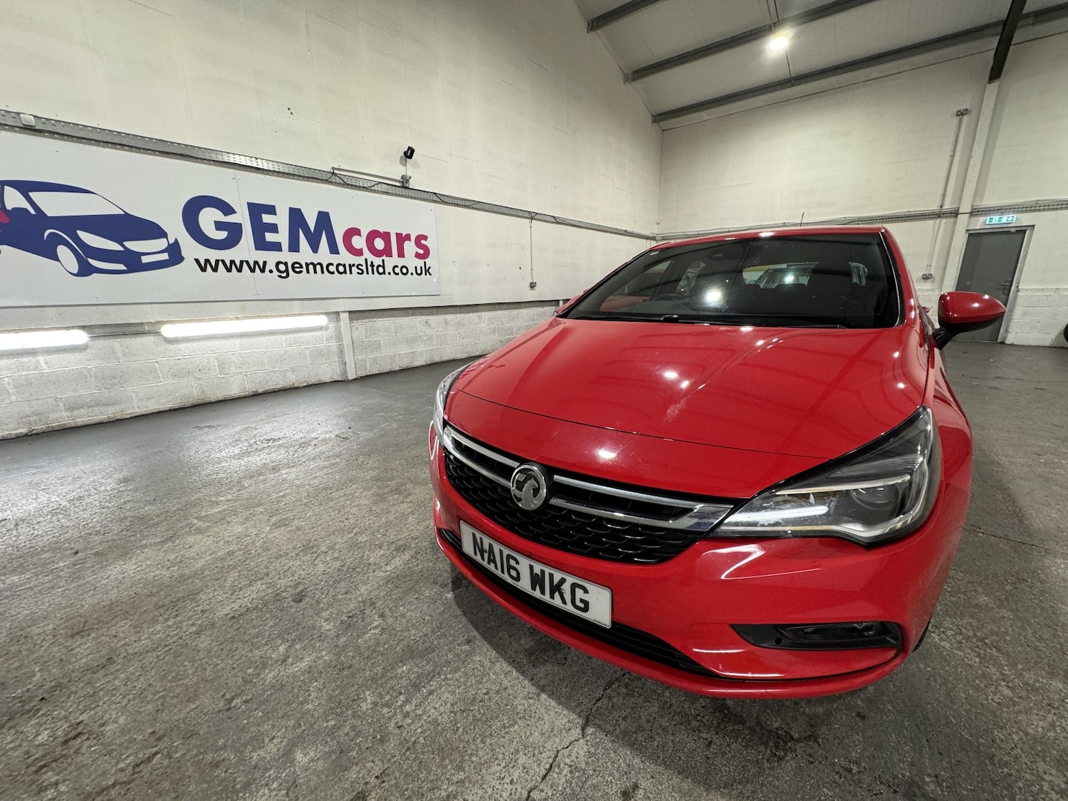 Used Vauxhall Astra 2016 for sale - 76963335: Photo 1