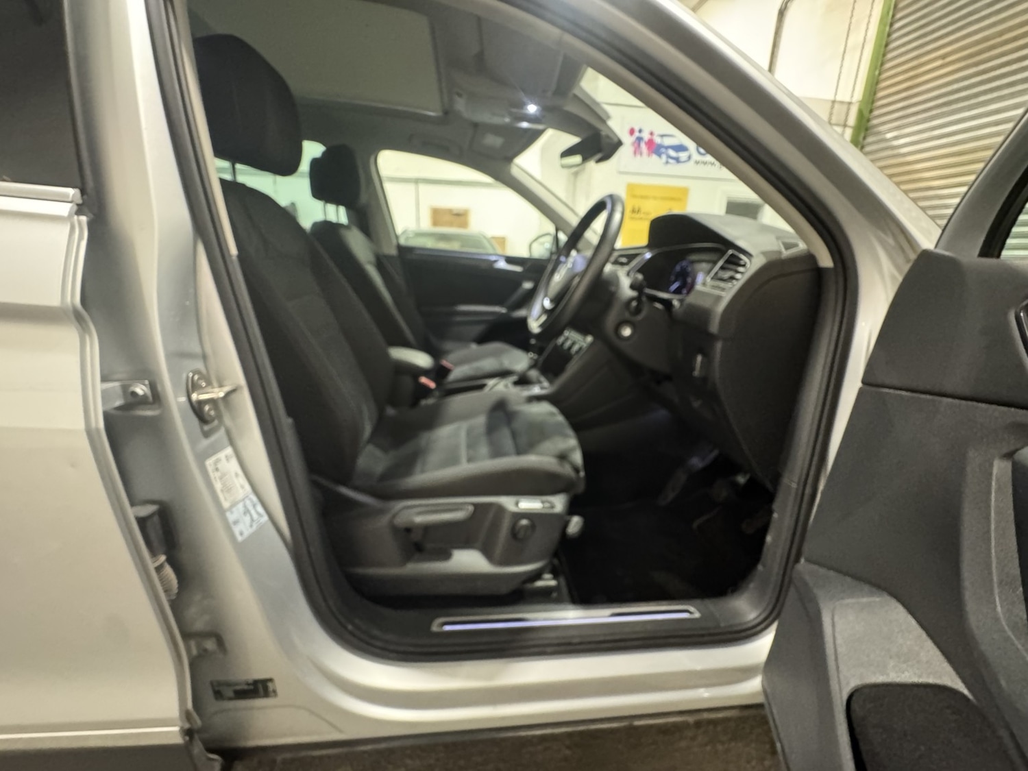 Used Volkswagen Tiguan 2018 for sale - 76817581: Photo 25