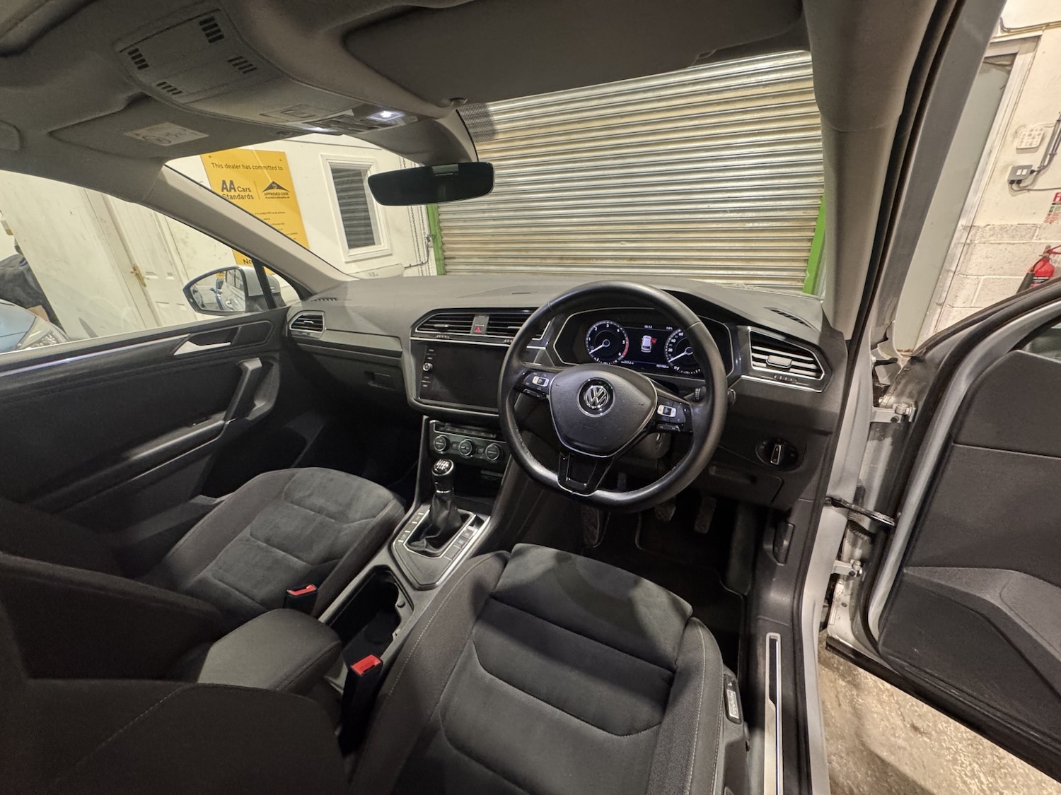 Used Volkswagen Tiguan 2018 for sale - 76817581: Photo 32