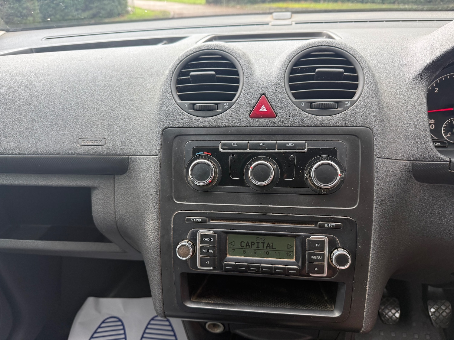 Used Volkswagen Caddy 2011 for sale - 77398925: Photo 8